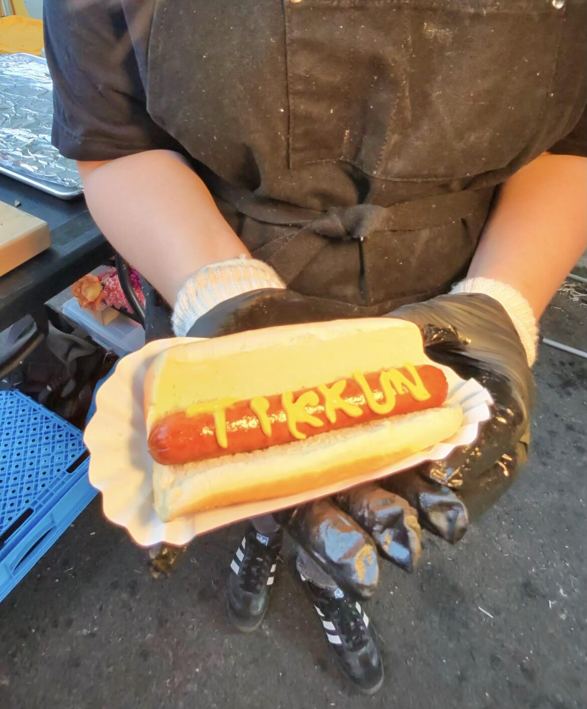 FREE HOT DOGS, RIBS & MORE - BLOCK PARTIES ARE BACK THIS SUMMER - SIGN UP AND STAY IN THE LOOP