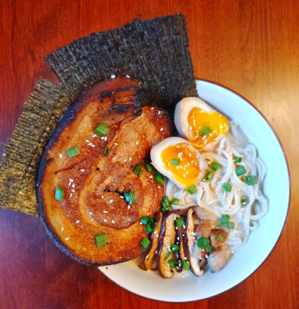 my first 豚骨ラーメン tonkotsu ramen! everything made by me
