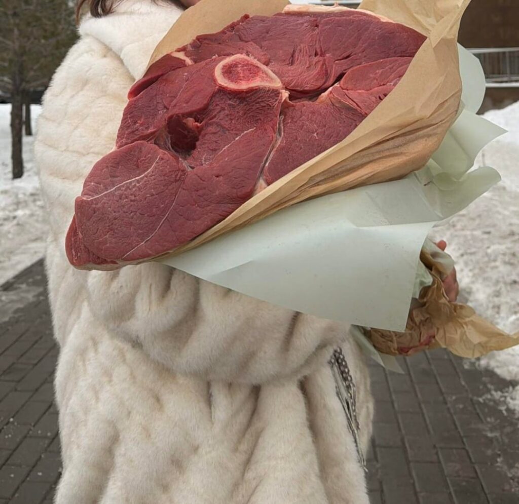 I gave this bouquet to my girlfriend. She was delighted.