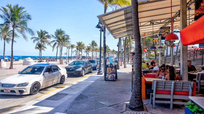 A beachside restaurant along Fort lauderdale, Beach