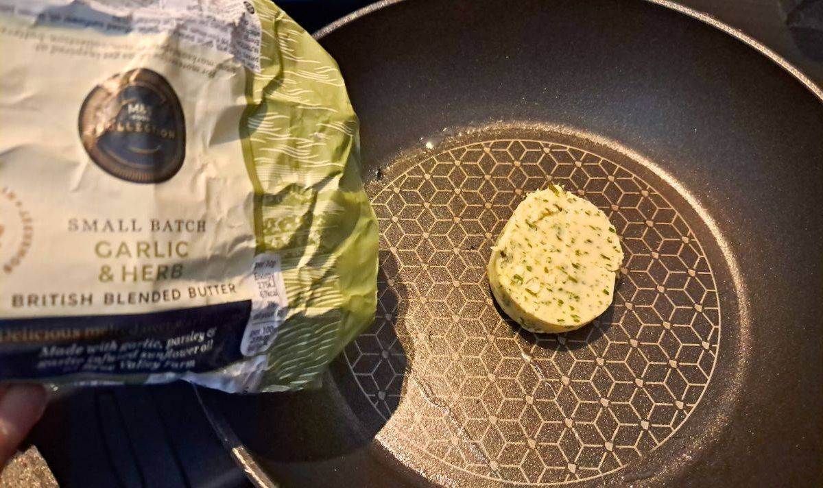 Picture of butter in a frying pan