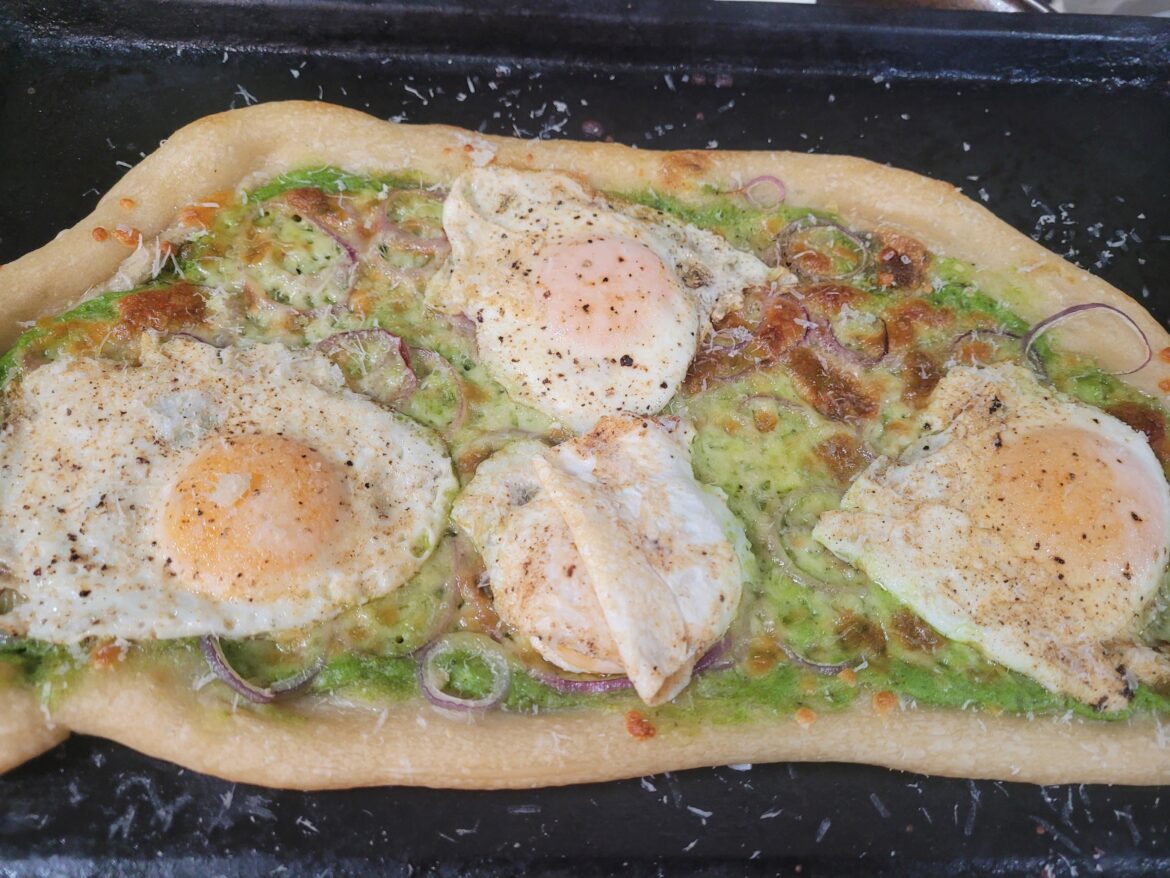 Green bean puree brunch pizza