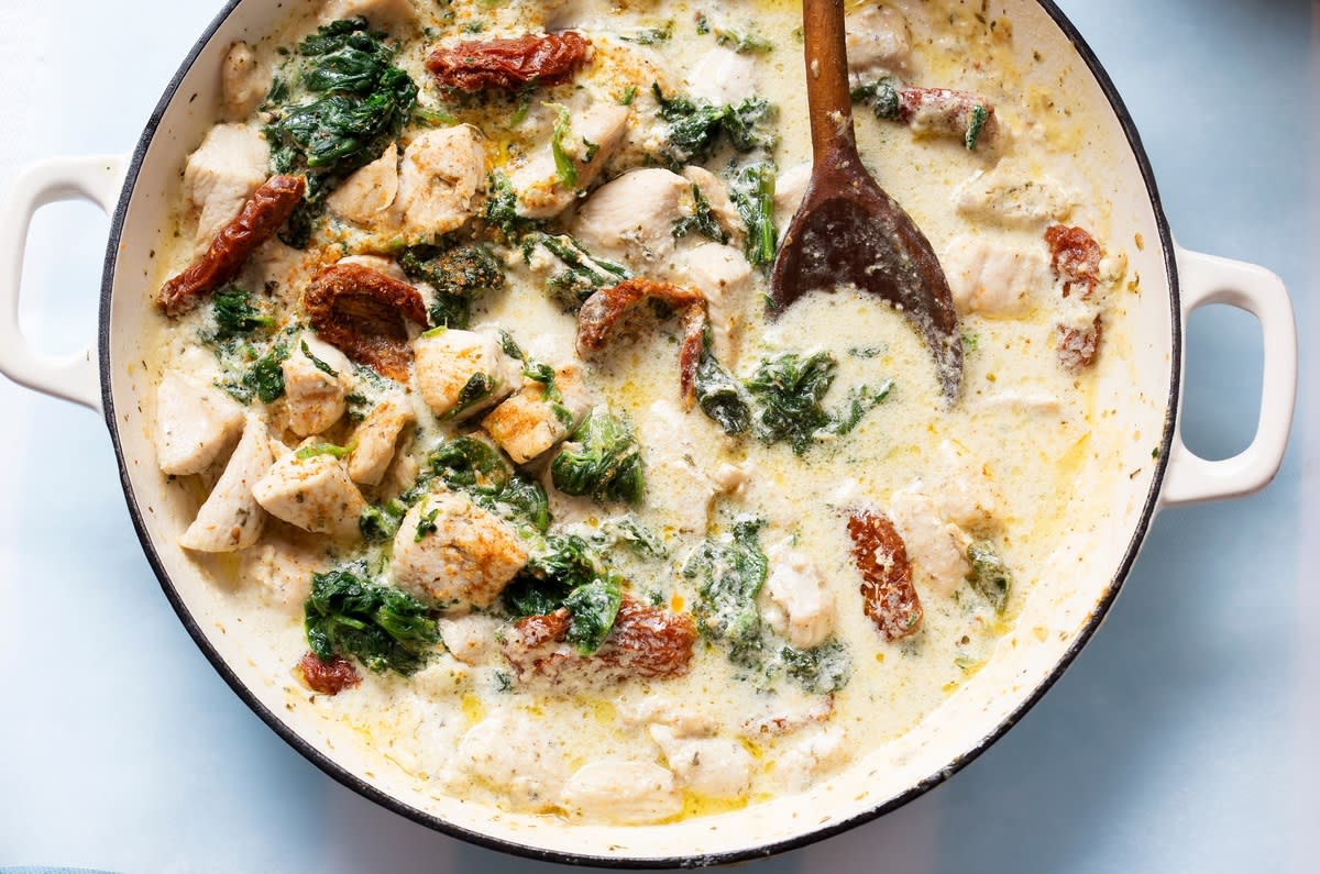 A skillet-style Tuscan chicken dish, which inspired the creamy "Marry Me" pasta flavor profile.Image via Shutterstock