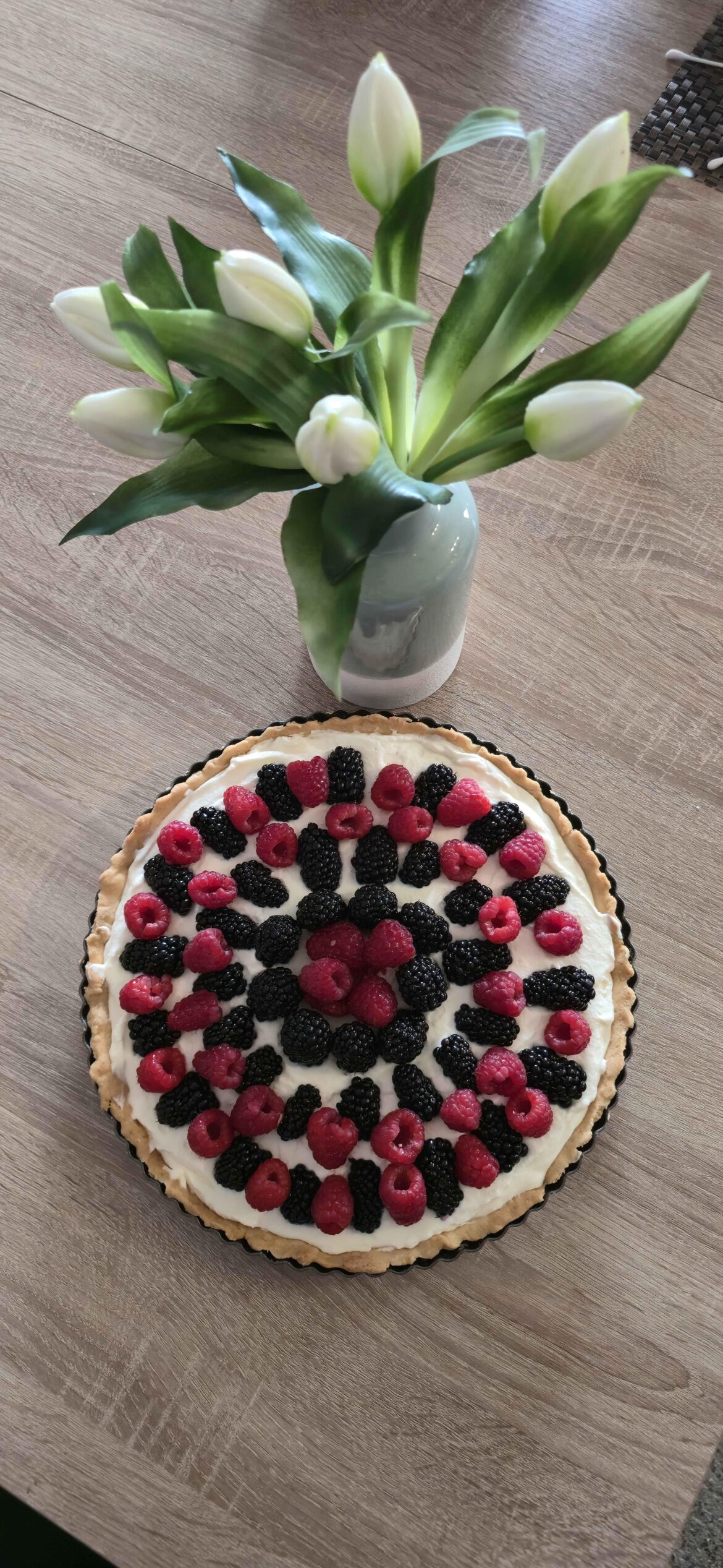 Homemade raspberry and blackberry tart