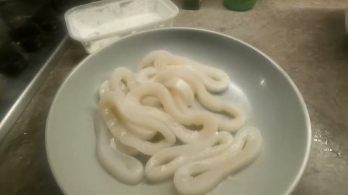 Making Calamari from Lidl bought squid.