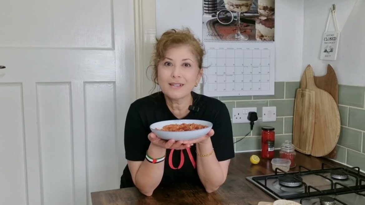 Muhammara Recipe (Middle Eastern Roasted Red Pepper and Walnut Dip)