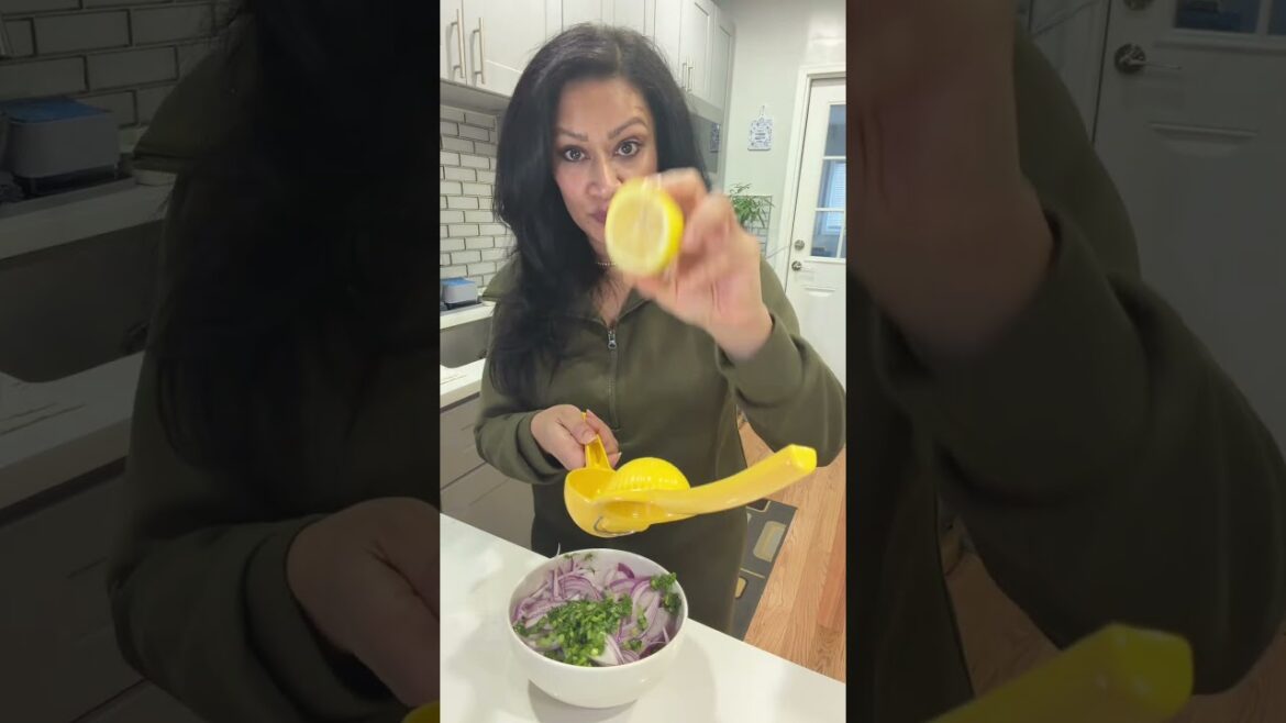 Turkish Sumac Onions. #sumac #turkishfood #middleesternfood #onionsalad #onionrecipes