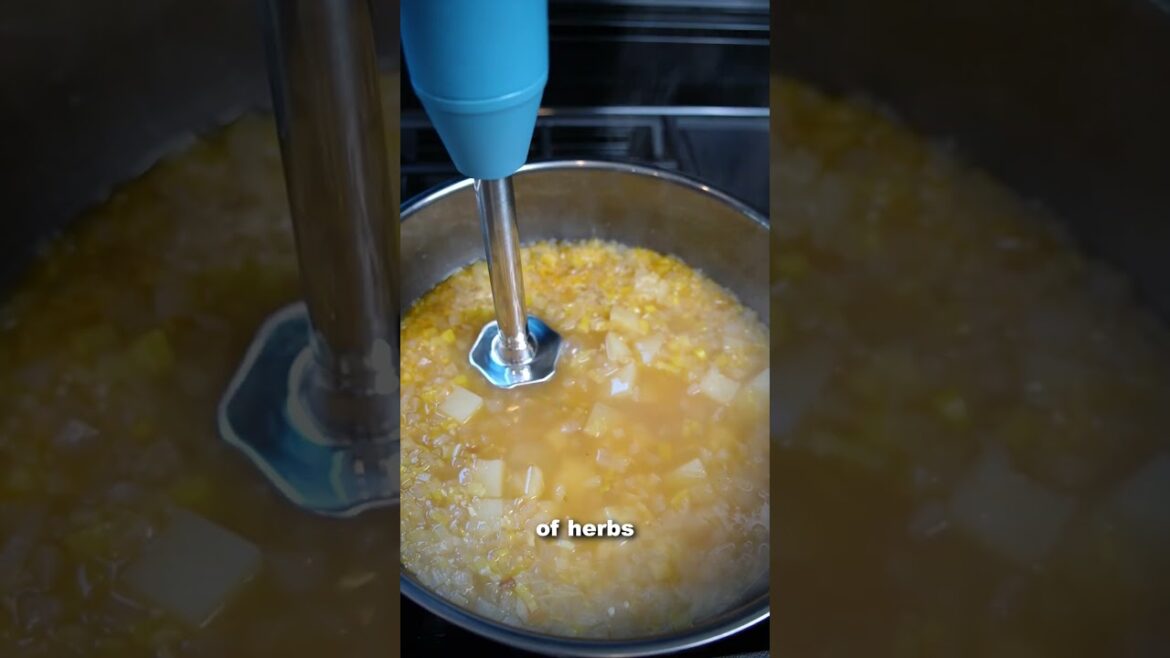 How to make a Creamy Potato and Leek Soup for Fall #potato #soup #SoupSeason #fallrecipes