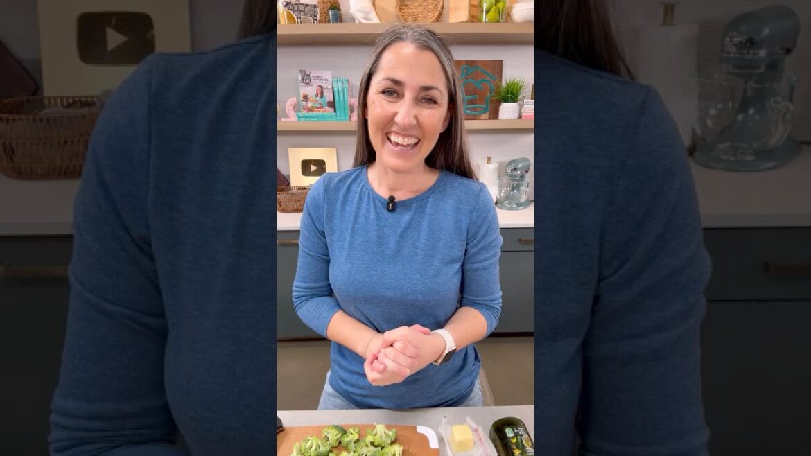 One Pot Chicken Broccoli & Rice #thestayathomechef #dinner #recipe #cooking