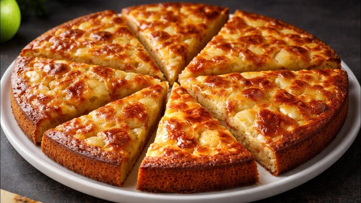 Wenn Sie 2 Eier und 2 Äpfel haben, dann ist dieses Rezept genau richtig! Apfelkuchen in 5 Minuten