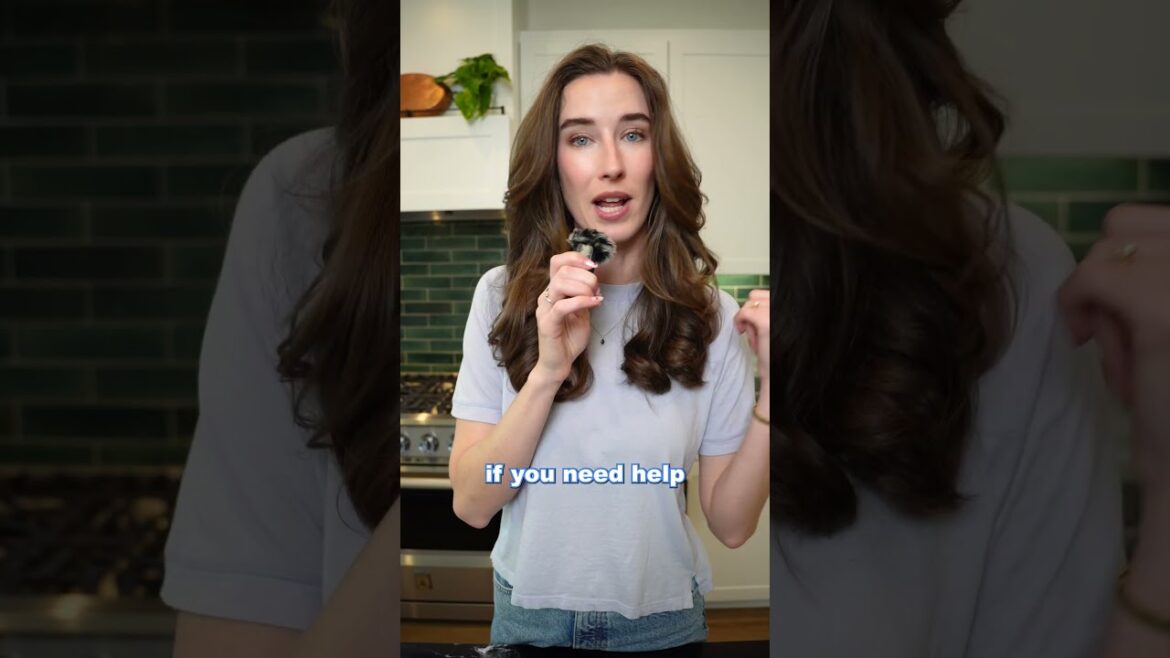 How to make the most popular Salad in France (Lyonnaise Salad) #french #salad #lyonnaise #recipe