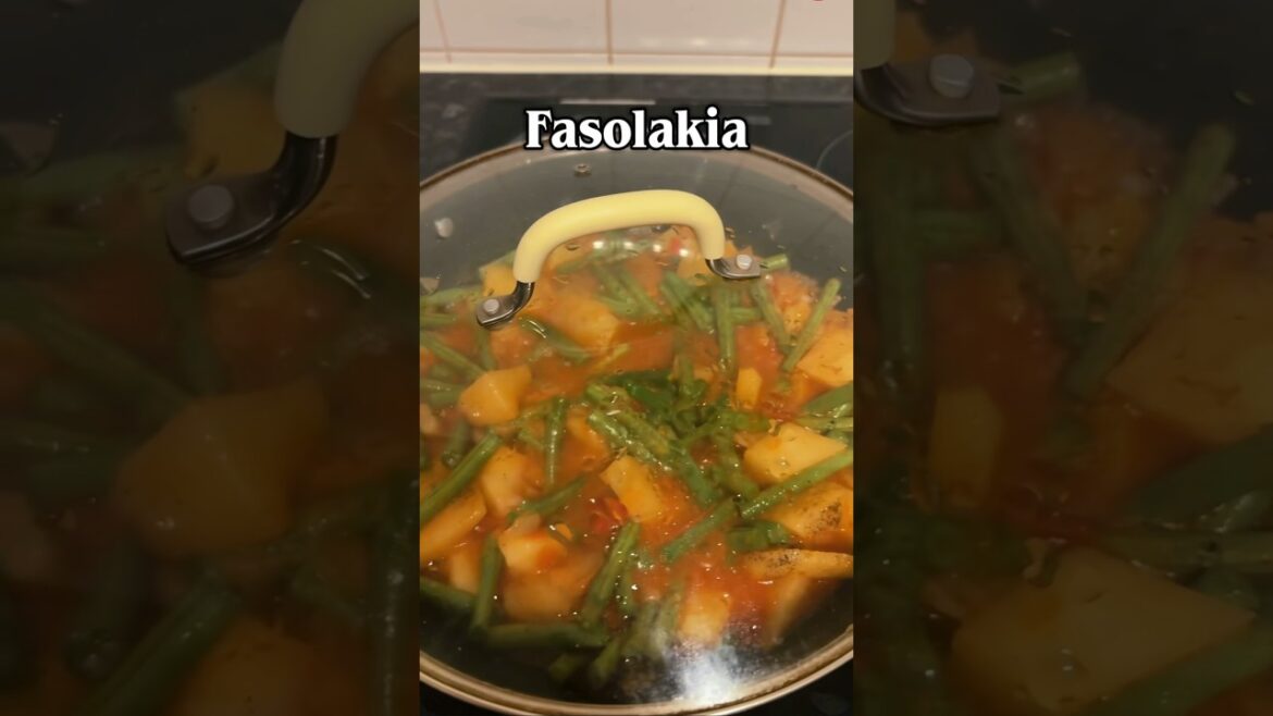 Fasollakia / Greek green bean stew #greekfood #cyprus #cypriot #greenbeansrecipe #greekcypriot #fyp