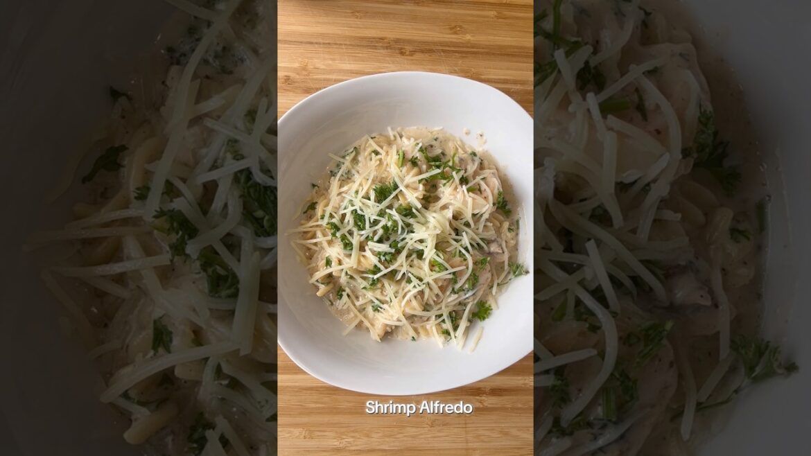 Shrimp and broccoli Alfredo Shrimp and broccoli Alfredo