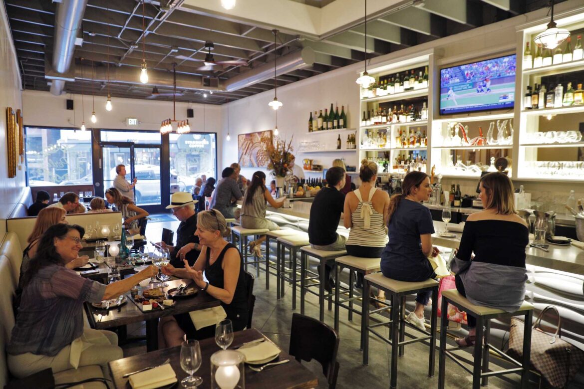 Perle Bar is reopening in Oakland with Vietnamese comfort food