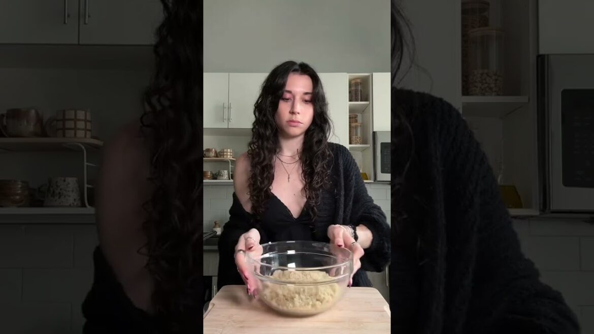 Mediterranean quinoa salad 2 cups cooked quinoa 1 can of chickpeas, drained and rins