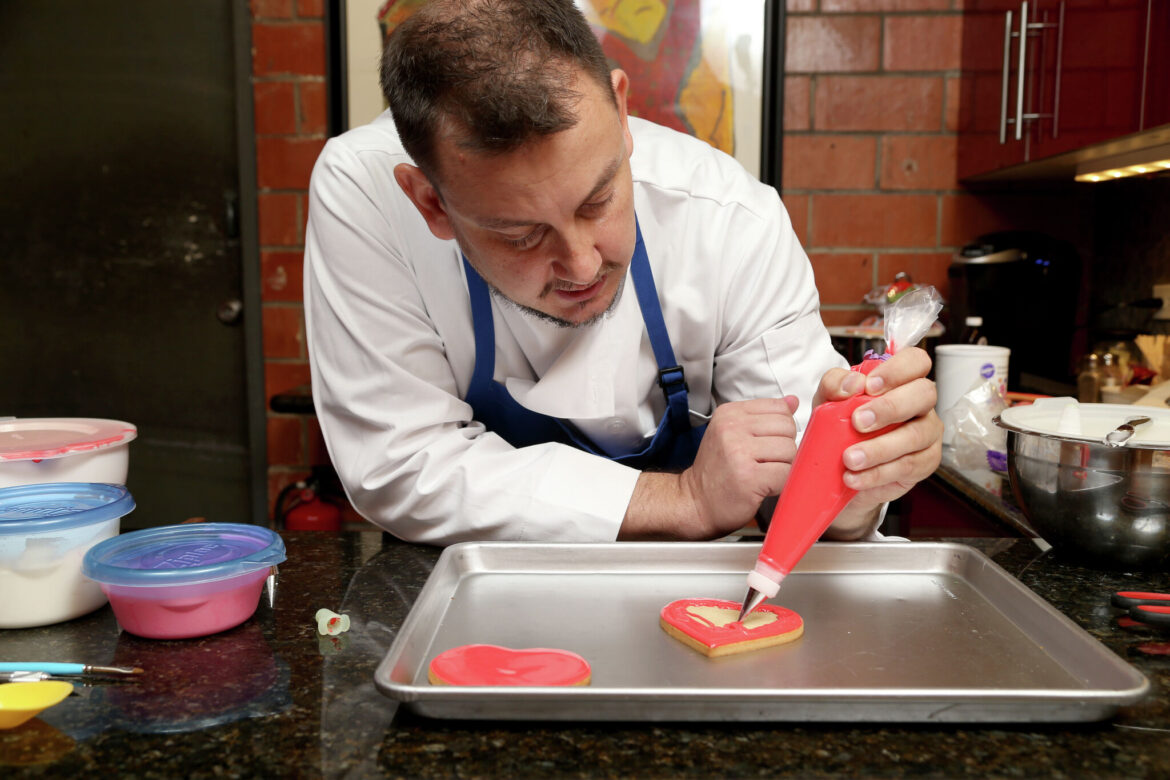 Houston baker to compete in Food Network's Christmas Cookie Challenge