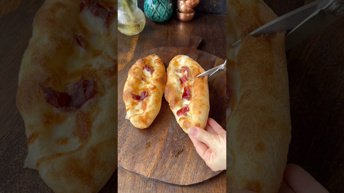 Pastırmalı Peynirli Pide #pide #pita #turkishfood