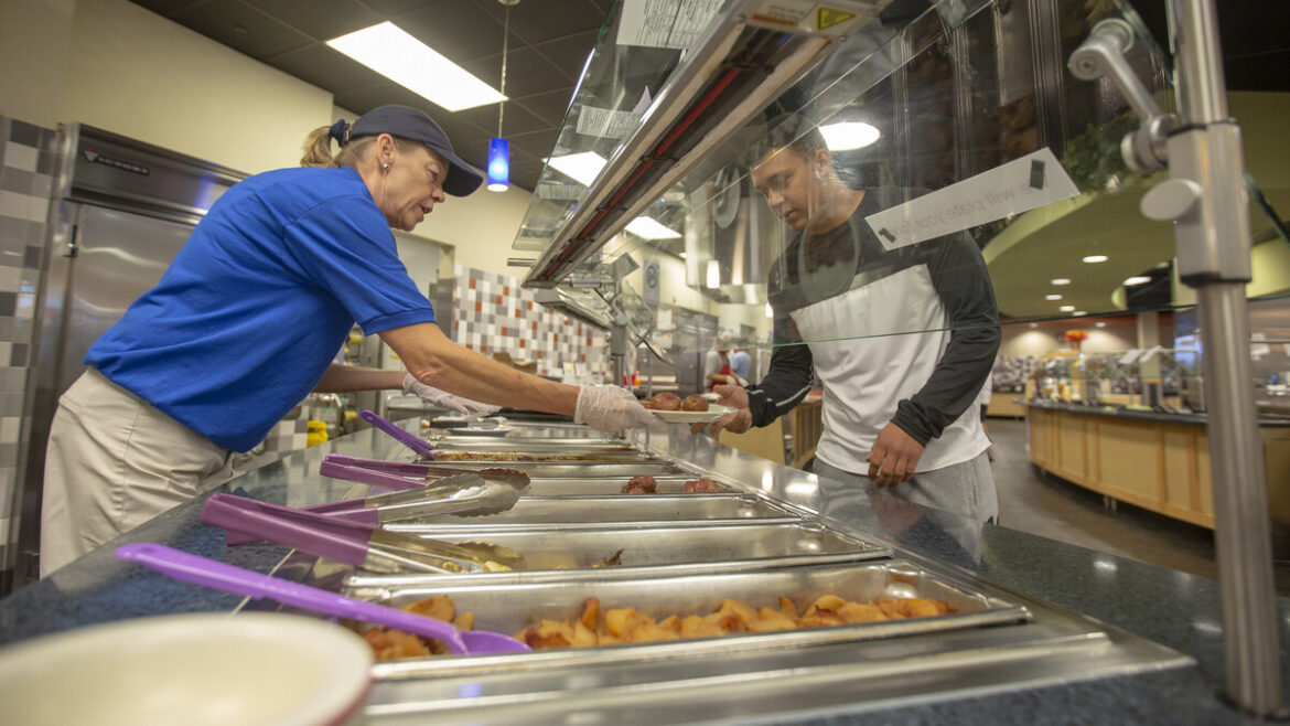 University Dining offers free spring break meal to faculty, staff