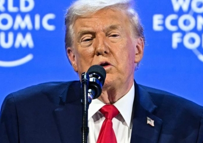 Trump's Shifting Demands Raise Fears of Prolonged Middle East War: "Iran Must Unconditionally Surrender"