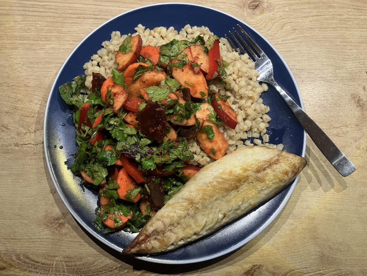 Chilli-lime-miso Salad (with mackerel & pearl barley)