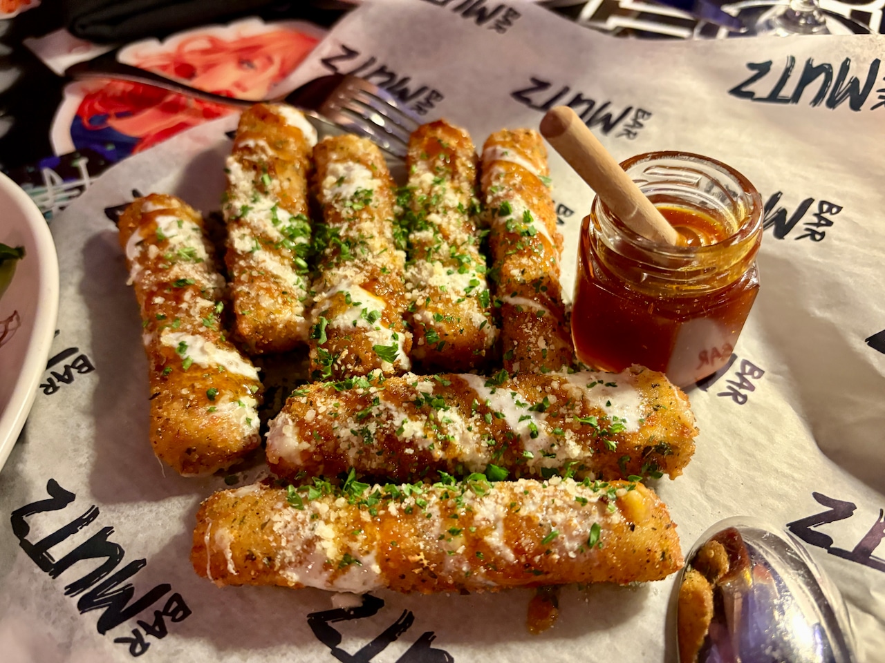 Mozz sticks bar mutz