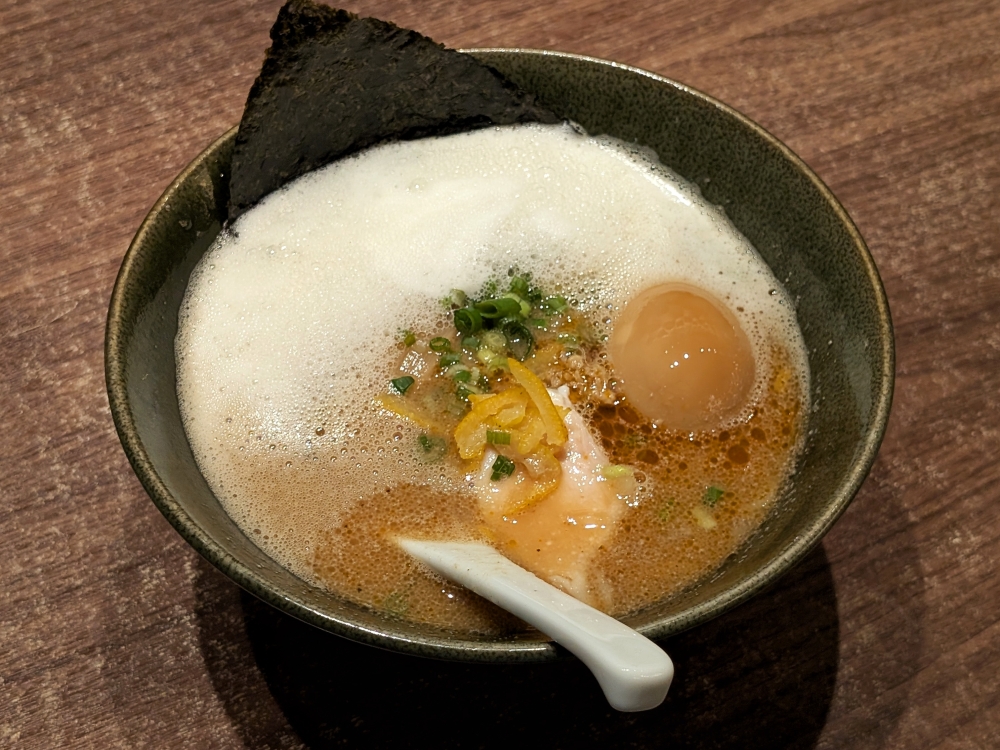 For a cleaner taste of chicken broth, opt for the shoyu flavour instead. — Picture by Ethan Lau