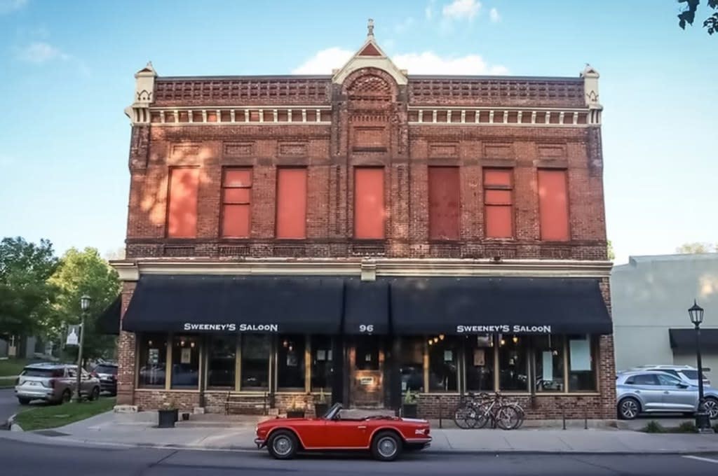 Owner Will Rolf sent an email to every lawmaker at the Minnesota State Capitol to tell them about the eatery’s free lunch and beer special in exchange for a display of political camaraderie. Instagram/@sweeneyssaloon