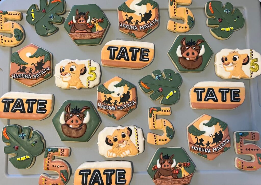 Proud of this set & cookie cake 💛