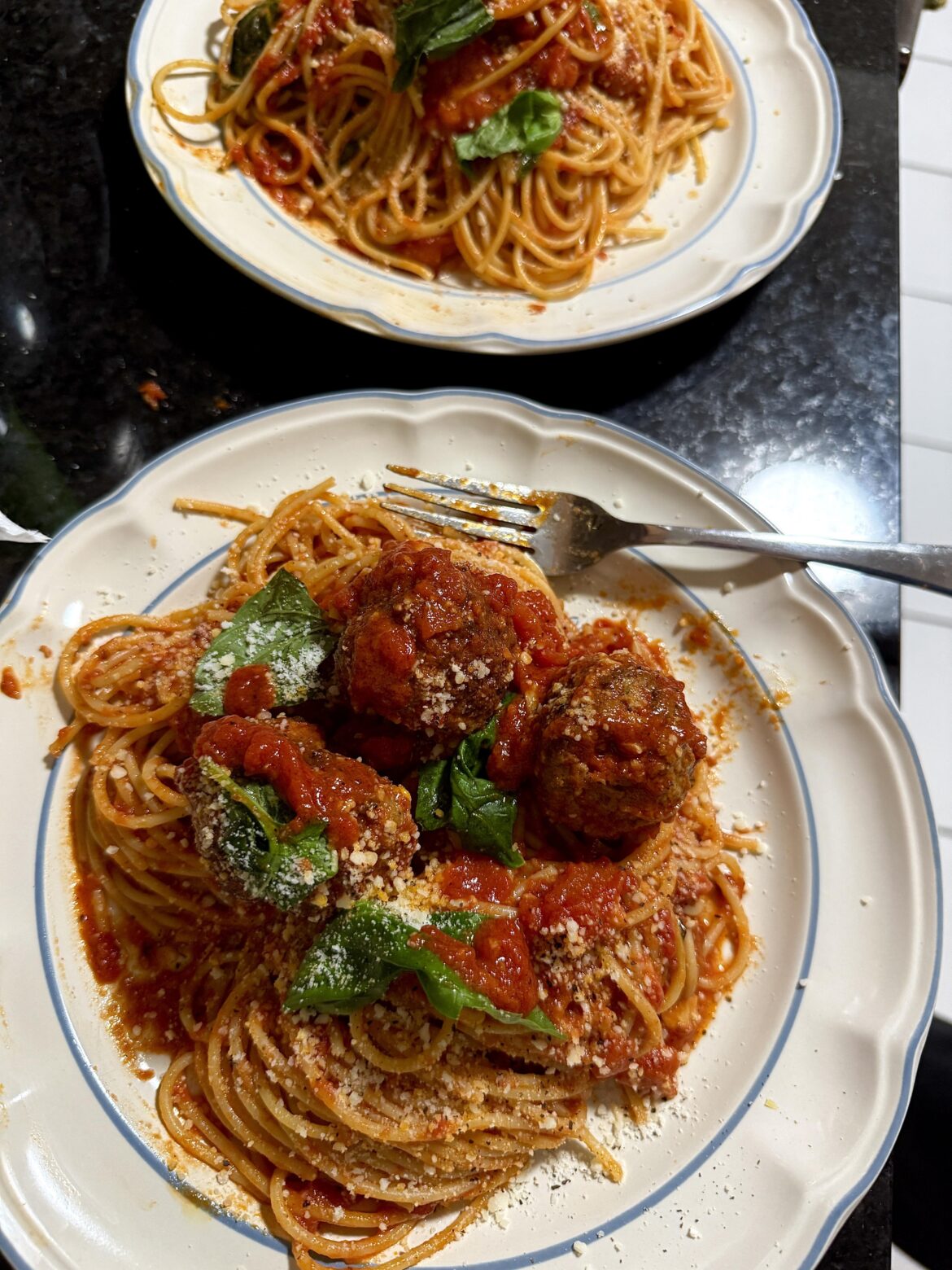 [homemade] spaghetti and meatballs