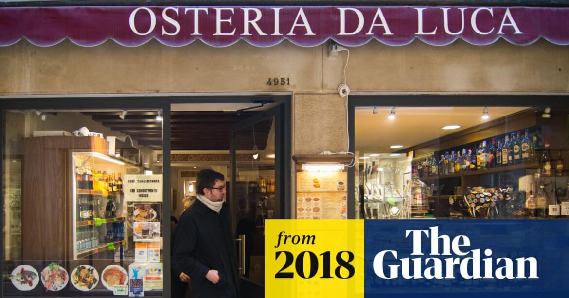 Venice restaurant that hit tourists with £1,000 bill faces £17,000 fines | Italy Venice restaurant that hit tourists with £1,000 bill faces £17,000 fines | Italy