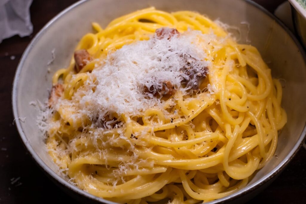Carbonara with fresh truffles