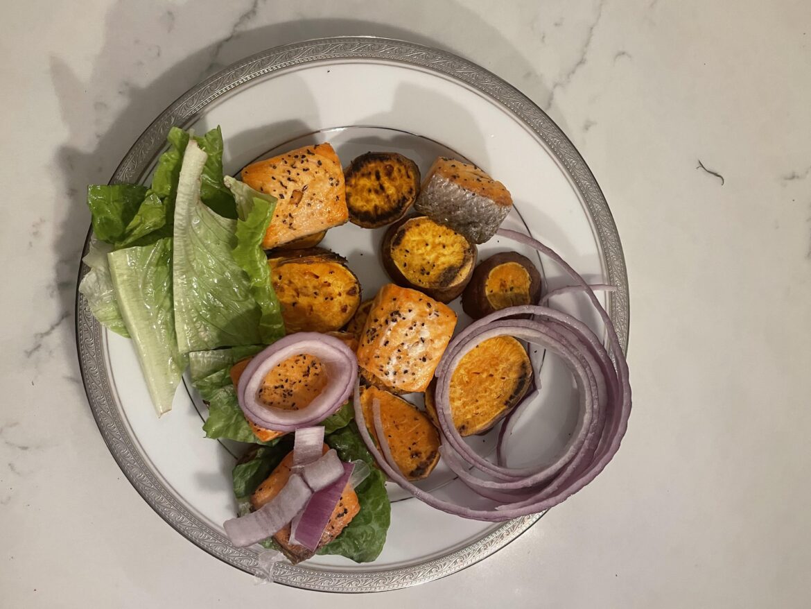 Sweet potato salmon burger plate