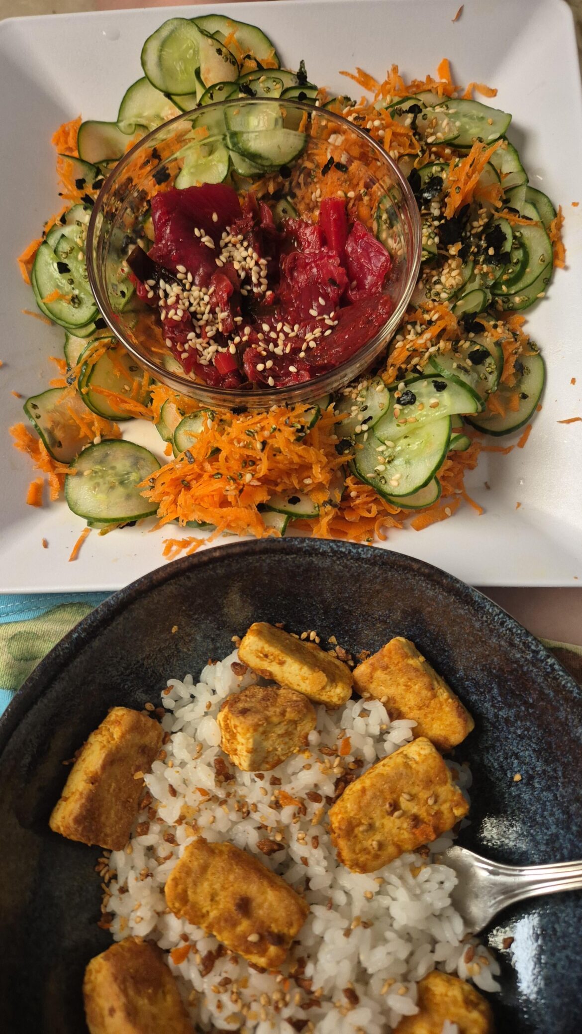 Fried tofu with sticky rice, sunomono salad and beetroot kimchi