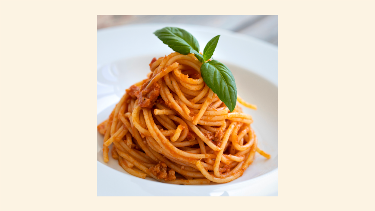Spaghetti is shown in a bowl for Yahoo's guide to how to make the best spaghetti