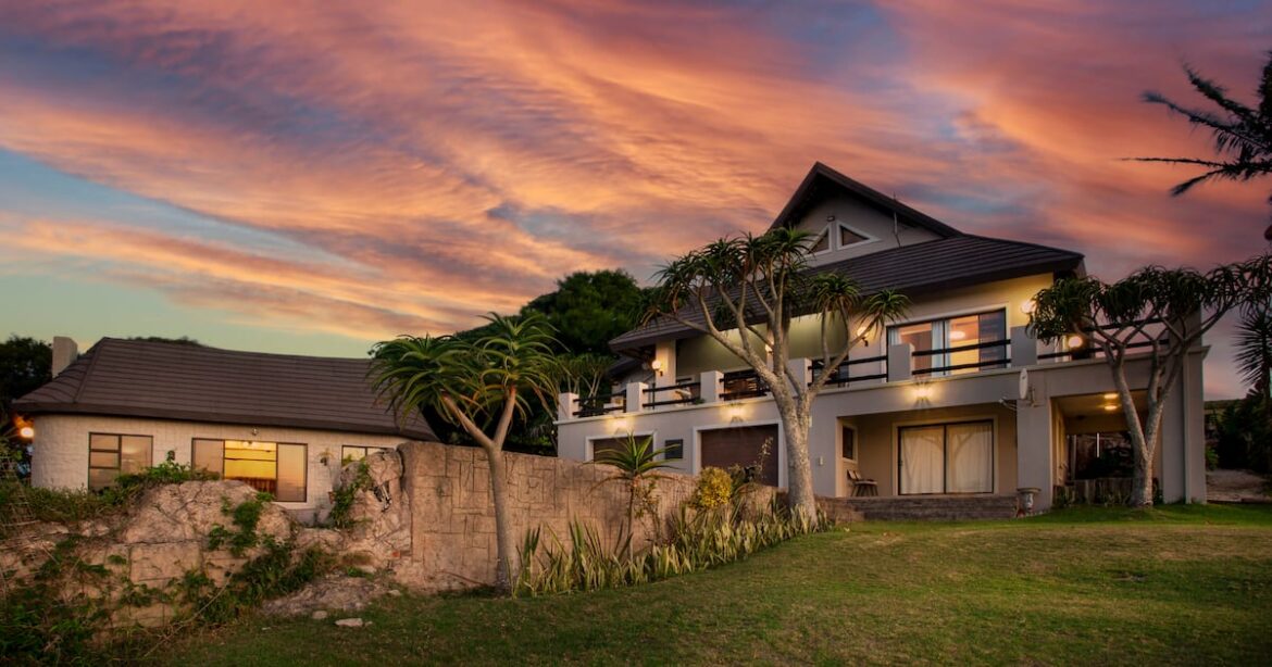 A VINE TIME | Sunset wine tasting captivates at African Flame Lodge