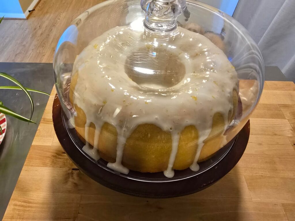 Lemon pound cake