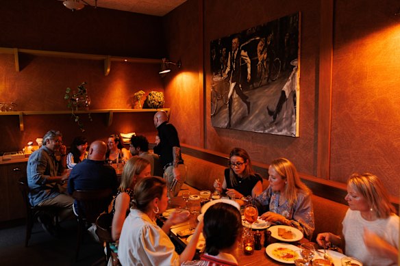 Lucette is a bistro-brasserie in true Parisian style.