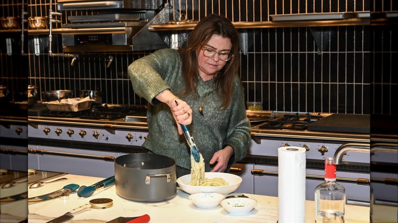 Rachael Ray plating pasta