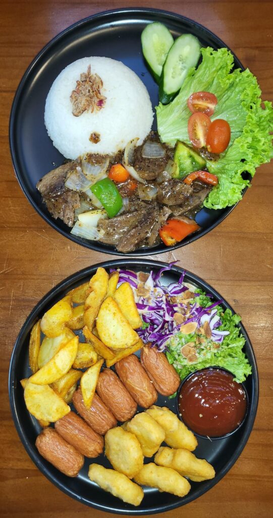 For today's breakfast, I ate Blackpepper Beef Rice, Mixed Platter, Butterfly Pea Latte, and Crème Brûlée