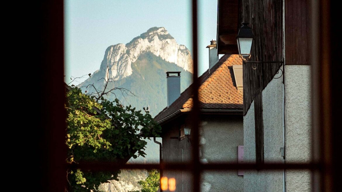 8 Tables Worth the Climb