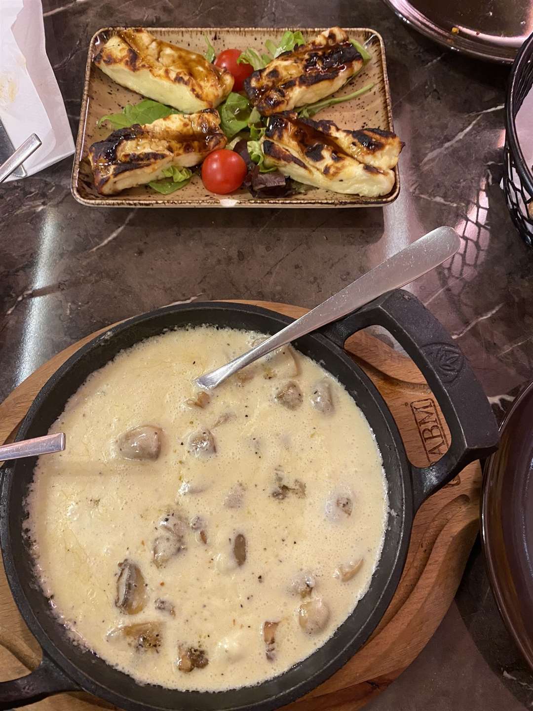 Grilled halloumi cheese and creamy garlic cheesy mushroom starter