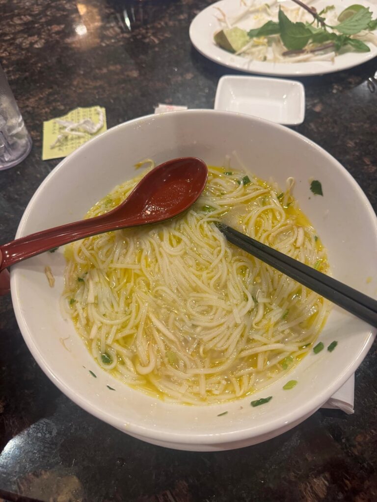 calories in chicken pho?