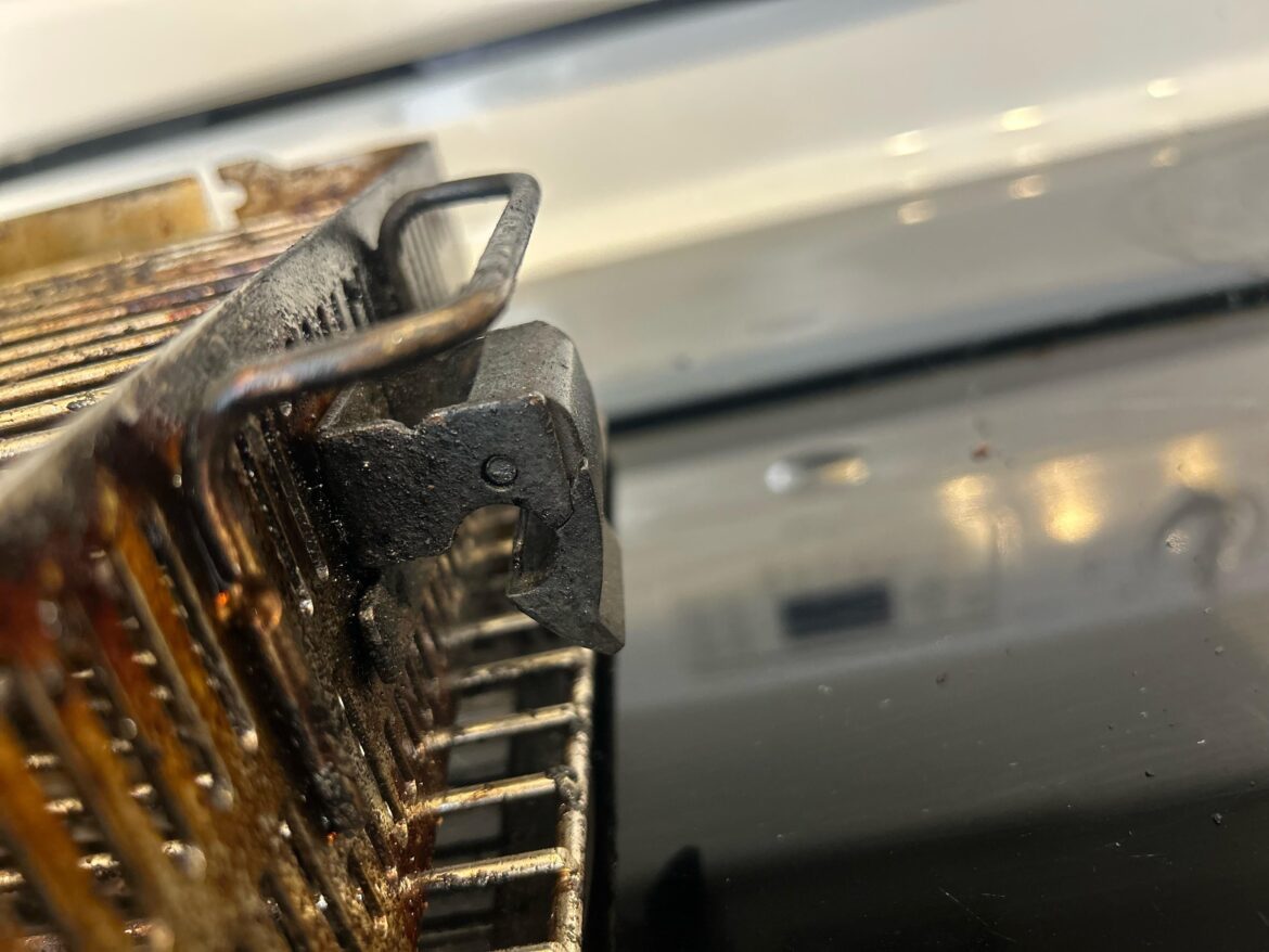 Anyone with a joetisserie basket able to send me a close up photo of this clasp?