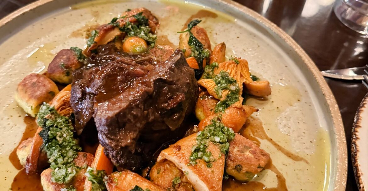 82 Acres Brings Wine Country Bounty to Southeast Portland