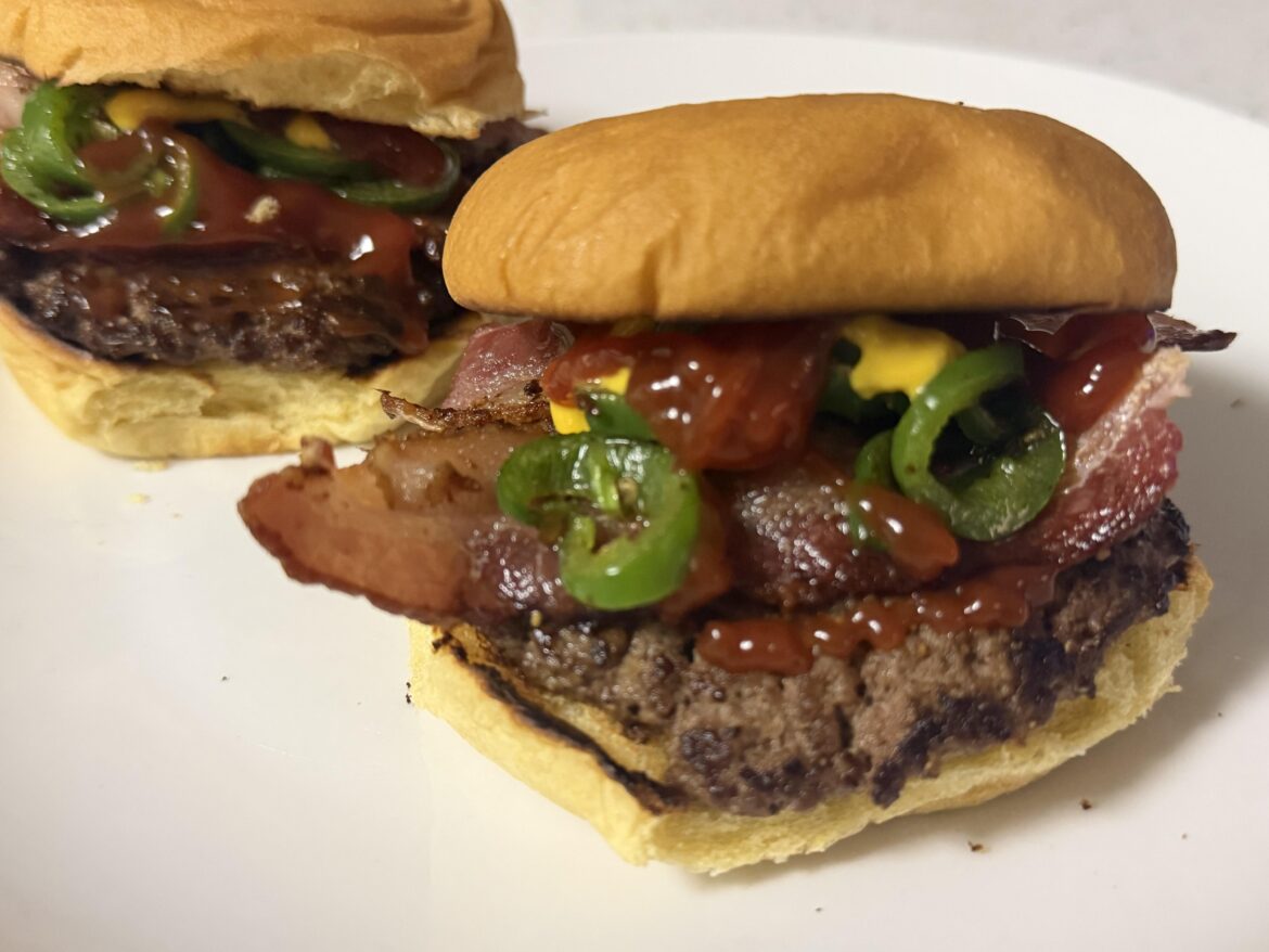 Bacon jalapeno burger