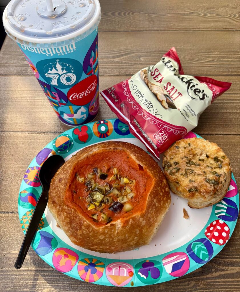 food i ate at disneyland/california adventure 🐭👑🩵🏰✨