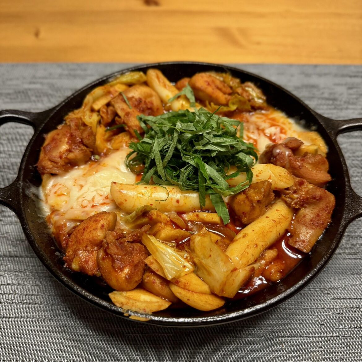 Cheese dakgalbi for two... for one 🙊