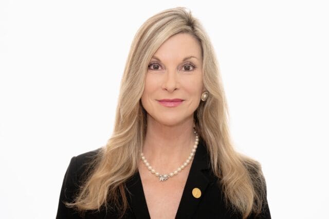 The current image has no alternative text. The file name is: Dr-Liz-Thach-MW-Bonus-Formal-Portraits-032-72dpi-scaled.jpg