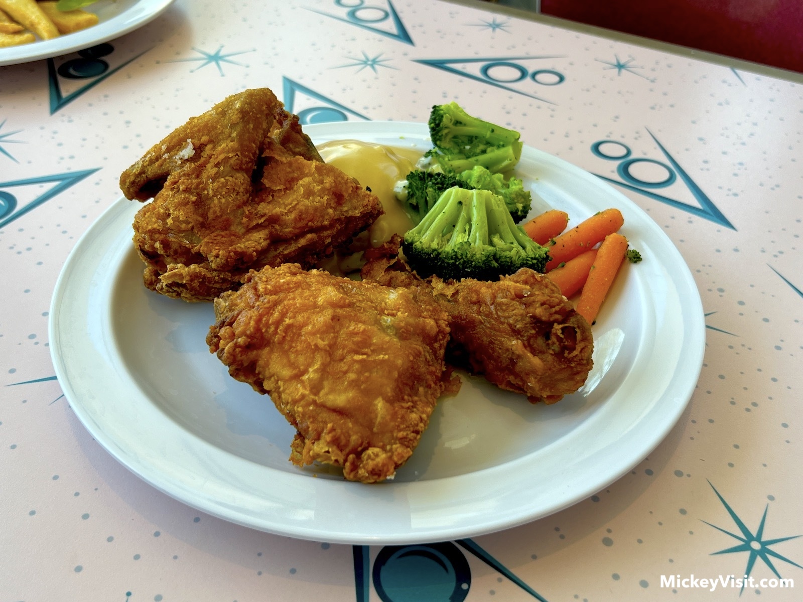 Flo's V8 Cafe fried chicken