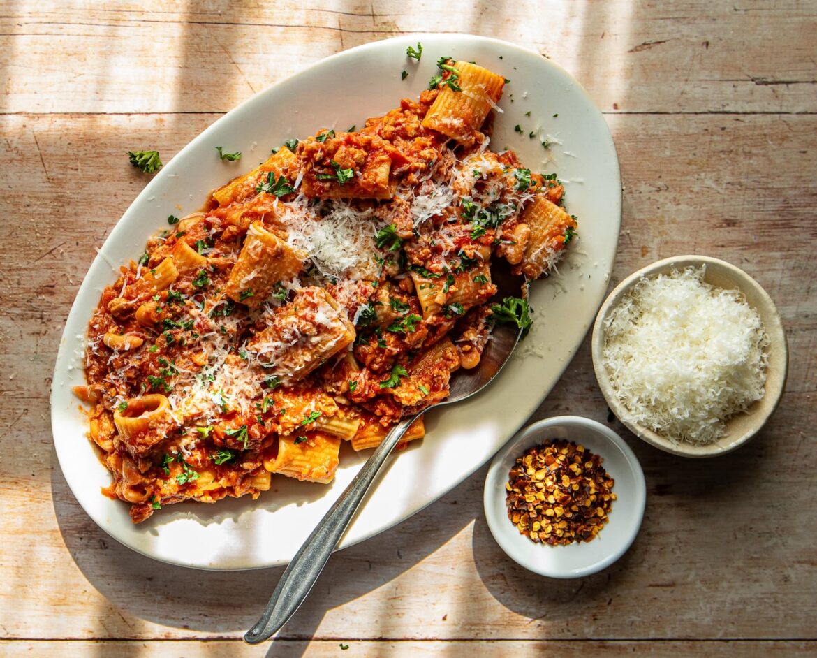 Turkey bolognese with white beans.